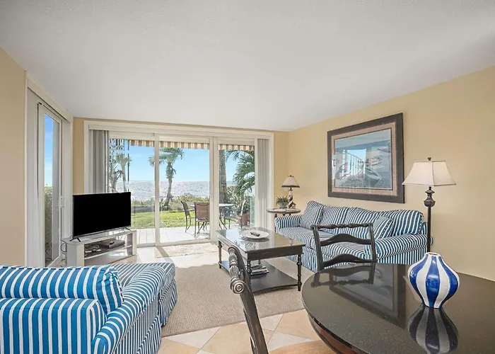 Sonrisa Unit-3/ Lovely , 2 Bedrooms-2baths Apartment