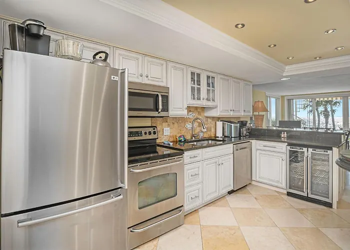 Sonrisa Unit-3/ Lovely , 2 Bedrooms-2baths Apartment