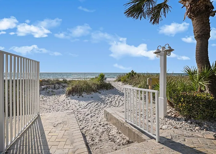 Sonrisa Unit-3/ Lovely , 2 Bedrooms-2baths