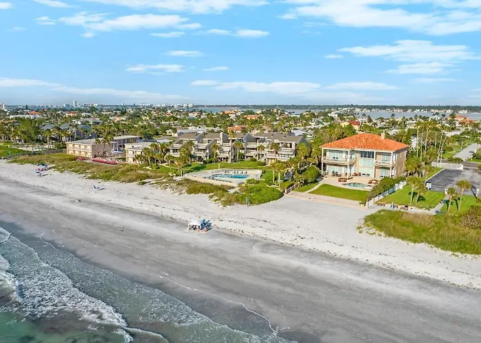 Sonrisa Unit-3/ Lovely , 2 Bedrooms-2baths Apartment